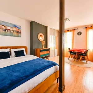  Apartment Pantheon France