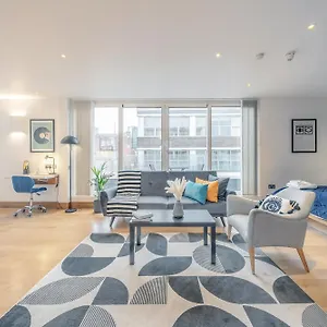 Kula - Tower Hill Apartment London